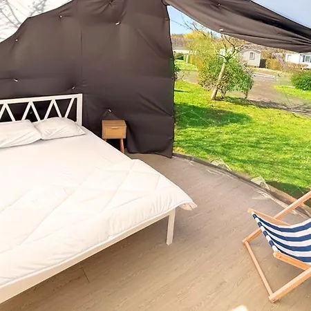 Resort & Camping - Val De Braye Bessé-sur-Braye Exterior foto