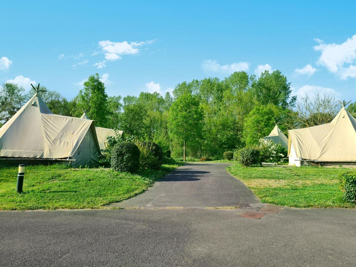 & - Val De Braye Campsite