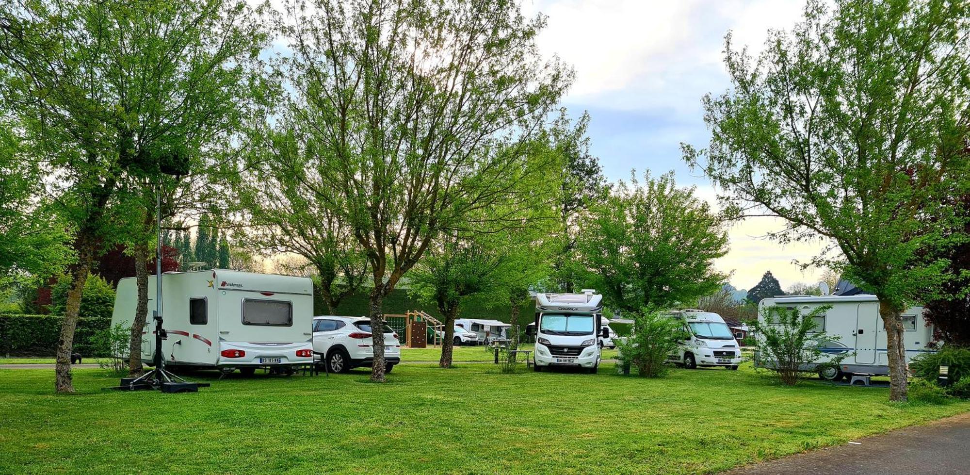 & - Val De Braye Campsite